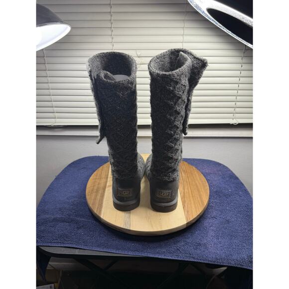 UGG Boots (Women’s 7) - Picture 4 of 7
